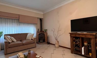 Casa tipo Dúplex de 4 AMBIENTES en venta