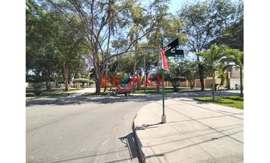 🌟 ¡Oportunidad única para inversionistas y constructores! 🌟

Presentamos este magnífico terreno urbano ubicado en la exclusiva zona de la Urbanizaci