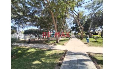 🌟 ¡Oportunidad única para inversionistas y constructores! 🌟

Presentamos este magnífico terreno urbano ubicado en la exclusiva zona de la Urbanizaci