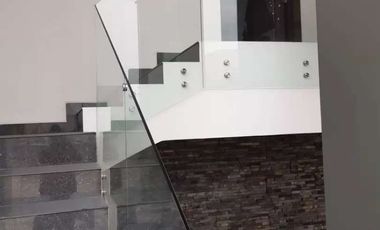 Venta de casa en Urb. Portón de Vicriel cerca a Villa club via Daule Samborondón cerca al Dorado