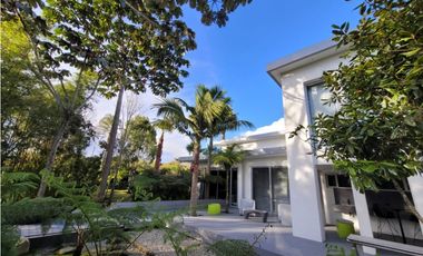 Hermosa casa en el sector de Alto de las Palmas