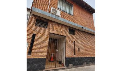 PH 2 ambientes- galpón- Ciudadela- 145 mts- posibilidad de uso comercial