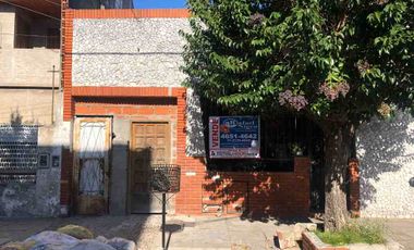 Casa PH en venta en La Tablada
