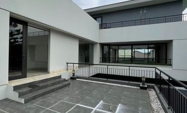 LUXURIOUS MODERN TROPICAL HOUSE FOR SALE at BUKIT GOLF TERRACE, BSD