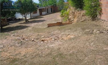 VENTA LOTE CON CASA CAMPESTRE ALTOS DE GUATIGUARA PIEDECUESTA COD:458