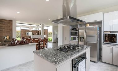 casa en arriendo/venta en condominio campestre parcelación el juncal. Cod A9463