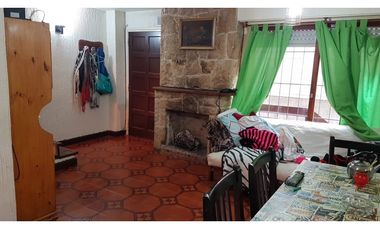 Ph 3 ambientes. Dos dormitorios en suite. Cochera. Zona Playa grande.