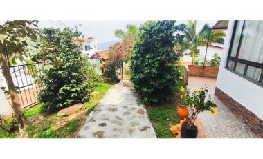 Venta de casa campestre de 715 M2 en La Mesa Cund, COL.