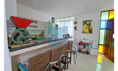 Venta de casa campestre de 715 M2 en La Mesa Cund, COL.
