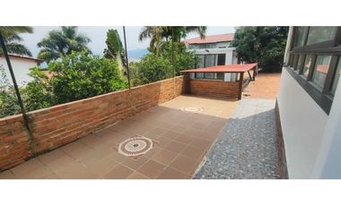 Venta de casa campestre de 715 M2 en La Mesa Cund, COL.