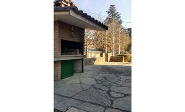 VENDEMOS  HERMOSO CHALET  EN TALA HUASI  20 MTS DEL RIO