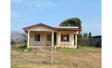 VENTA DE TERRENO EN CHITRE  2,000 Mts CON CASA
