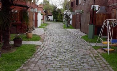 Departamento Duplex  En Venta 4 Ambientes con Cochera - Moreno Centro