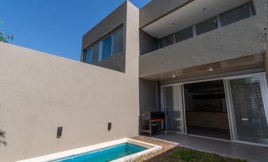 VENTA CASA ESTRENAR C/PILETA 2 DORMITORIOS ALBERDI