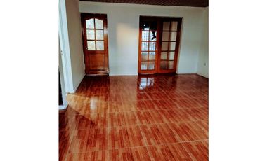 SANTIAGO / SAN RAMÓN / VENTA CASA 4D 1B 2E