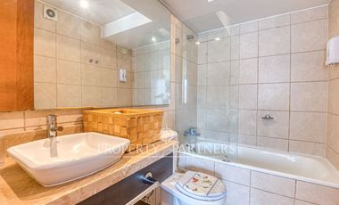 Departamento en venta, vista despejada al oriente a pasos de metro Manuel Montt.