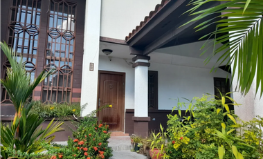 SE VENDE CASA EN LAS CUMBRES $200,000 AM
