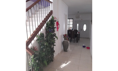 SE VENDE CASA EN LAS CUMBRES $200,000 AM