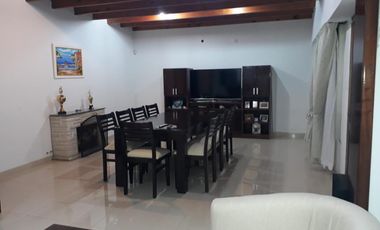 Hermosa casa en venta Paso del Rey Centro, lado norte