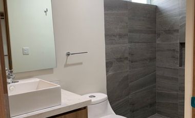 CASA EN VENTA AL NORTE DE AGUASCALIENTES MOD QUATTRO (IRMA)