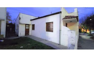 Casa de 3 amb  sobre lote de 10 x 30 en muy buena ubicación.