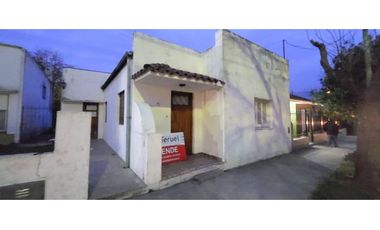 Casa de 3 amb  sobre lote de 10 x 30 en muy buena ubicación.