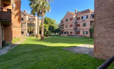 Departamento de 2 AMBIENTES ubicado en el Barrio Sindicato Empleados dé Comercio.