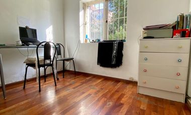 Departamento de 2 AMBIENTES ubicado en el Barrio Sindicato Empleados dé Comercio.