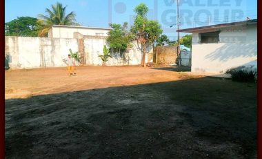 OFICINAS CON NAVE Y TERRENO EN VENTA