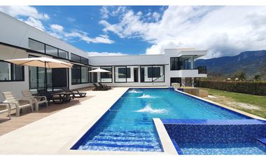 Se Vende Espectacular Casa Campestre En Condominio En Fusagasuga