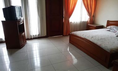 Di Sewakan Rumah Luxury Full Furnished 4 Kamar di Jl. Setrasari Bandung