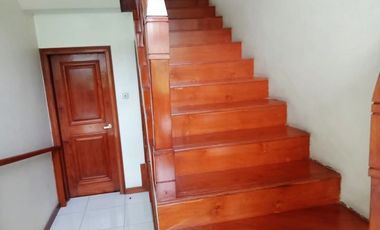 Di Sewakan Rumah Luxury Full Furnished 4 Kamar di Jl. Setrasari Bandung