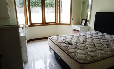 Di Sewakan Rumah Luxury Full Furnished 4 Kamar di Jl. Setrasari Bandung