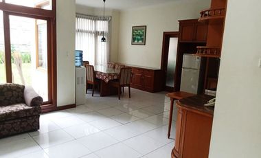 Di Sewakan Rumah Luxury Full Furnished 4 Kamar di Jl. Setrasari Bandung