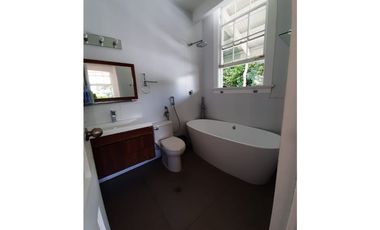 CASA EN ALQUILER MUY COMODA Y TOTALMENTE AMOBLADA EN ANCON