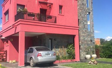 Chalet nuevo en Barrio La Agustina - Pilar