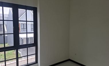 Sewa cepat murah , Rumah baru siap huni Eco Medayu, Rungkut dekat UPN, Merr