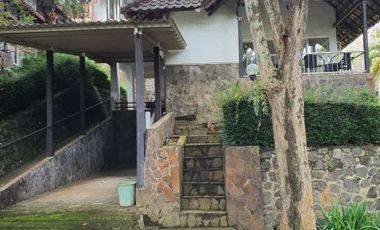Dijual villa grand trawas tamanlili blok E