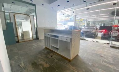 Se Alquila hermoso Local Comercial operativo en Marbella