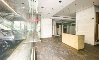 Se Alquila hermoso Local Comercial operativo en Marbella