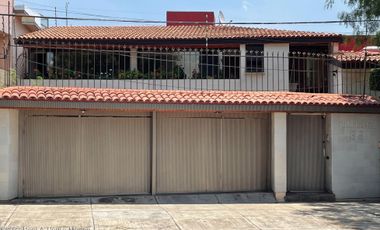 Casa en Venta en Naucalpan Ciudad Satélite yp 24-184