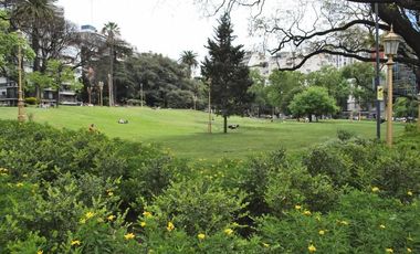 Excelente edificio antiguo de categoria en Barrancas de Belgrano con vista Rio y verde.