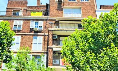 Excelente edificio antiguo de categoria en Barrancas de Belgrano con vista Rio y verde.