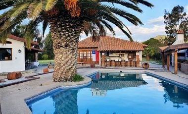 Casa- parcela de 5D/6B +quincho+bodega+piscina en Naltahua