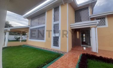 Vendo casa de 330 m2 de construcción sector San Rafael