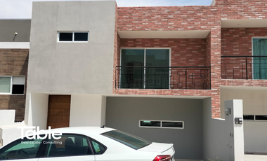Venta o Renta | Casa de 3 recámaras en Zibatá, Querétaro