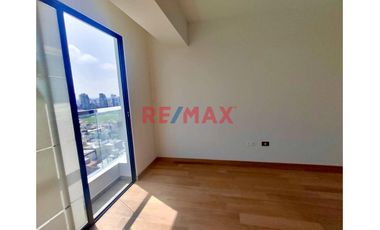 ¡Vive en la Exclusiva Urb. Hortensias de California! 🌟

Vende hermoso dúplex de 151 m² en un condominio cerrado y vigilado 24/7 con cámaras de segur