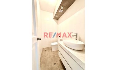 ¡Vive en la Exclusiva Urb. Hortensias de California! 🌟

Vende hermoso dúplex de 151 m² en un condominio cerrado y vigilado 24/7 con cámaras de segur
