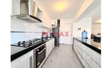 ¡Vive en la Exclusiva Urb. Hortensias de California! 🌟

Vende hermoso dúplex de 151 m² en un condominio cerrado y vigilado 24/7 con cámaras de segur