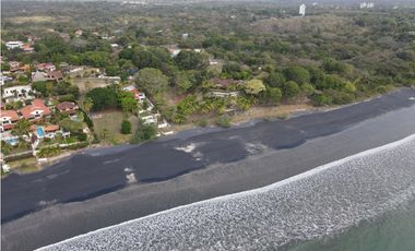 Se vende Casa frente al mar en Costa Esmeralda, San Carlos